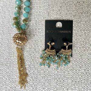 ⭐️NWT - Blue & Gold Matching Necklace and Earrings